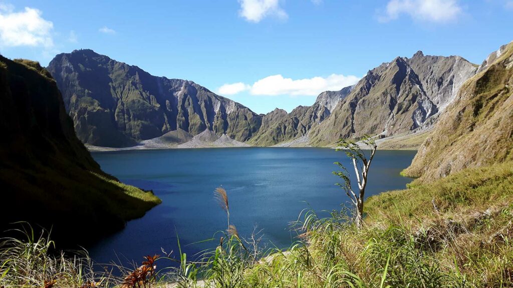 Le mont Pinatubo aux Philippines