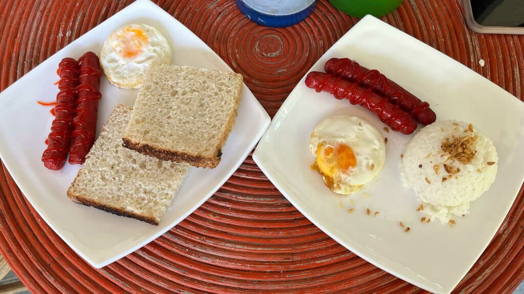 Le petit-déjeuner de la Casa Aitor à Puerto Princesa